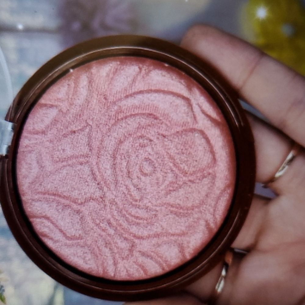 Romantic Beauty Rose Rubor Iluminador